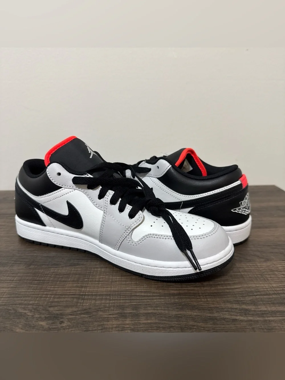 Nike Air Jordan 1 Low neutral grey infrared US M 8.5